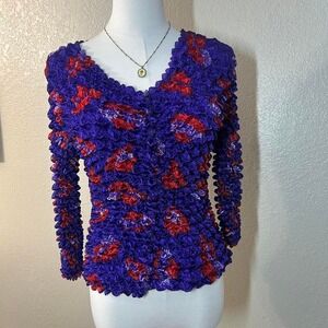 Vintage Popcorn Crinkle Top – Purple Red Button Front Y2K Avant Garde